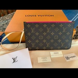 Brand New 2021 Neverfull MM Pouch Monogram *SOLD*